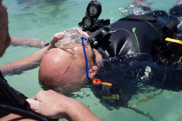 Kurz přístrojového potápění RD – potápěč záchranář